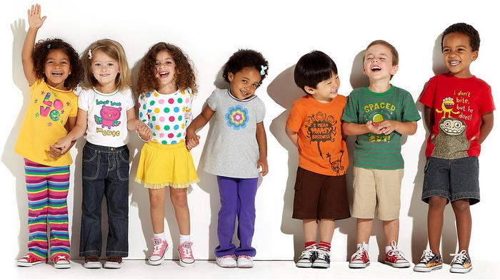Как выбрать и приобрести модную детскую одежду?