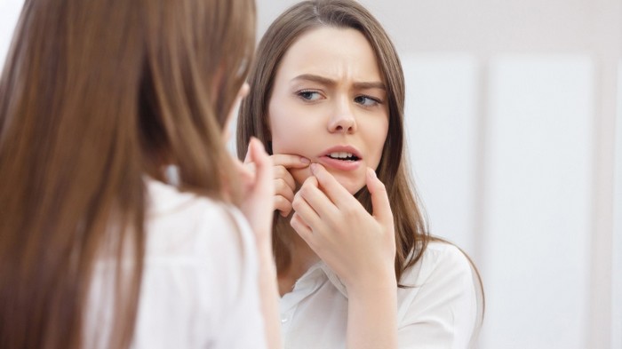 6 признаков того, что стресс влияет на вашу кожу лица