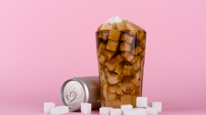 Как сахар портит наш организм: 8 опасных последствий