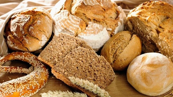 Все больше людей отказываются от хлеба. Правильно ли они делают?