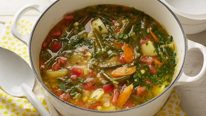 Суп из спаржевой фасоли с томатом