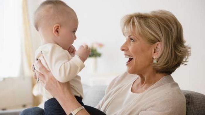 Как бабушки портят жизнь молодым родителям