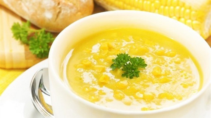 Суп-пюре из консервированной кукурузы с креветками