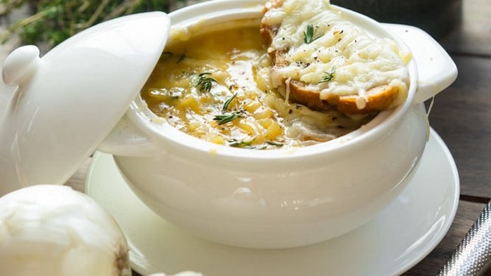 Французский классический луковый суп