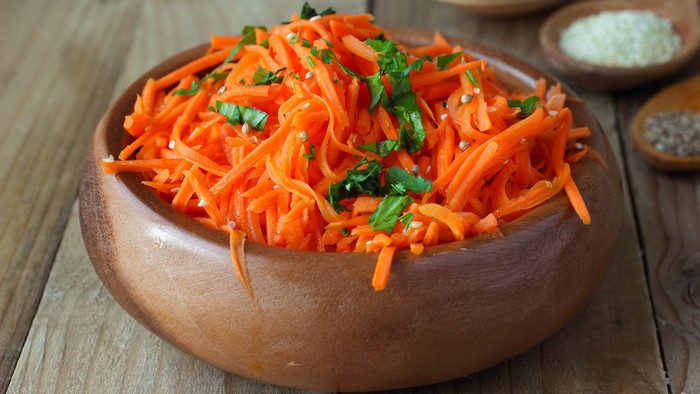 Спаржа по-корейски с морковью