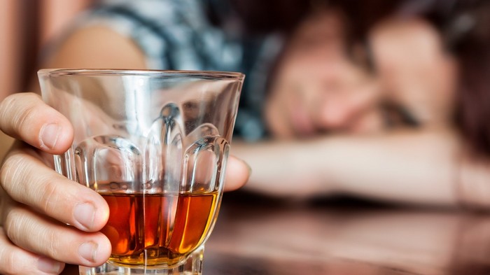 Полный отказ от алкоголя опасен для организма