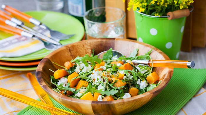 Салат с тыквой, зеленью и фетой: рецепт дня