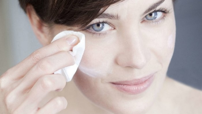 Как правильно ухаживать за кожей в холодное время: советы косметологов