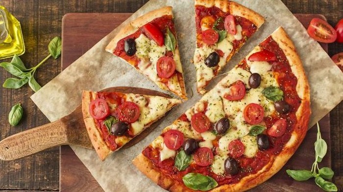Как сделать тесто для пиццы на кефире: три простых рецепта