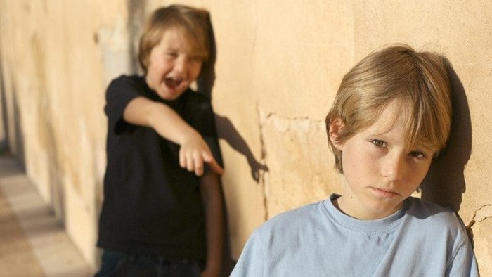 Как научить ребенка не дать себя в обиду и постоять за себя: 9 советов