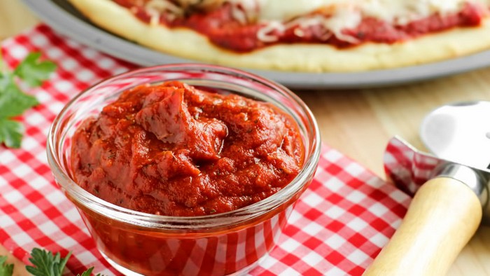 Как сделать томатный соус для пиццы с базиликом