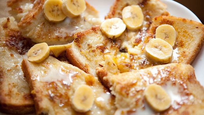 Как сделать на завтрак гренки с бананом и шоколадом