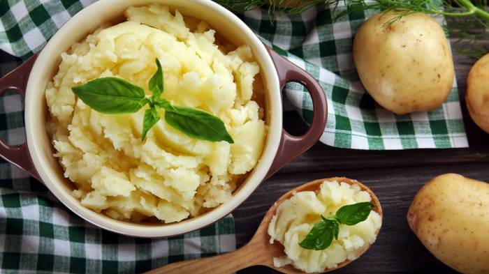 Не только жареная и пюре: что еще можно приготовить из картошки