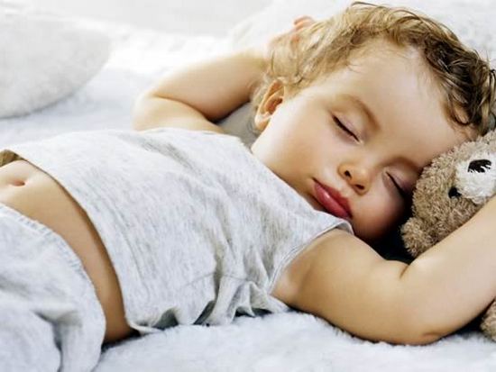 Приучаем ребенка спать отдельно от родителей