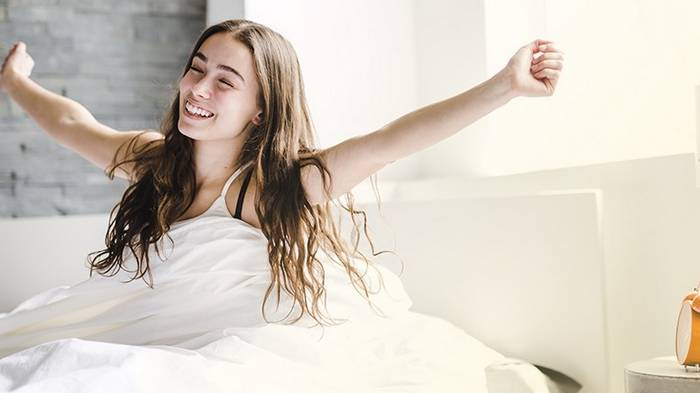Как научиться легко вставать по утрам и чувствовать себя счастливым