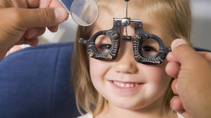 Как распознать начало ухудшения зрения у ребенка?