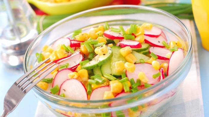 Как приготовить вкусный салат из редиса