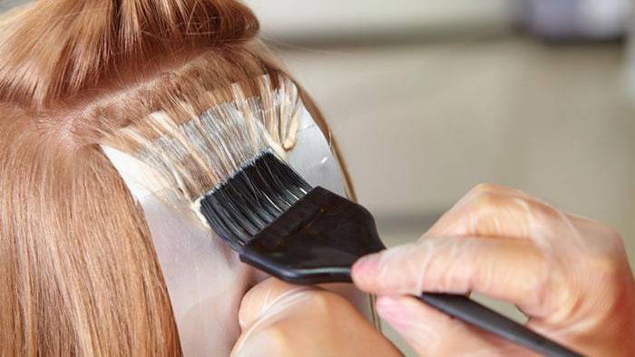 Как восстановить волосы после мелирования: дома и в салоне красоты