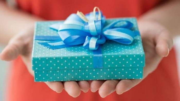 Советы, что подарить мужу на 30 лет: как не испортить день рождения