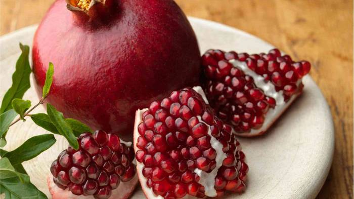 Гранат: полезные свойства сезонного фрукта