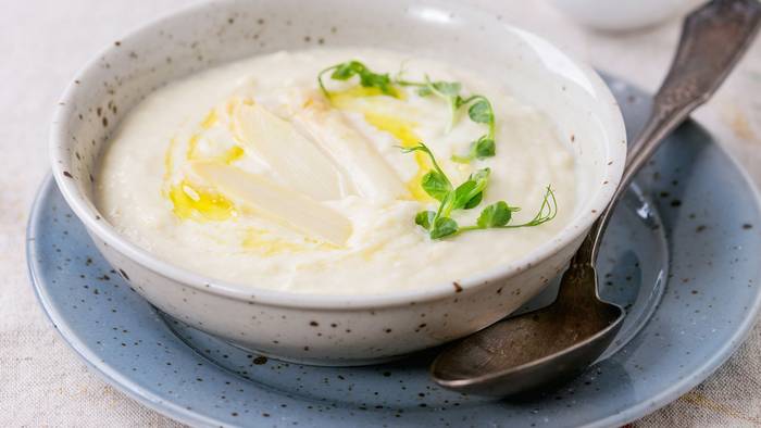 Рецепт весеннего крем-супа из спаржи с белым вином