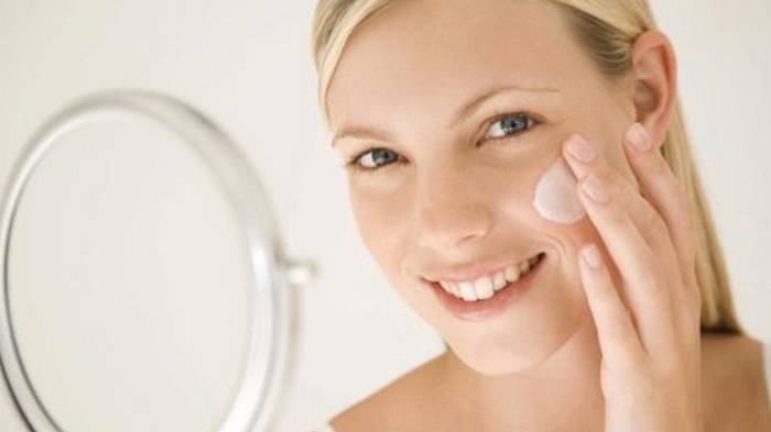 Как правильно подобрать лечебную косметику для лица с чувствительной кожей?