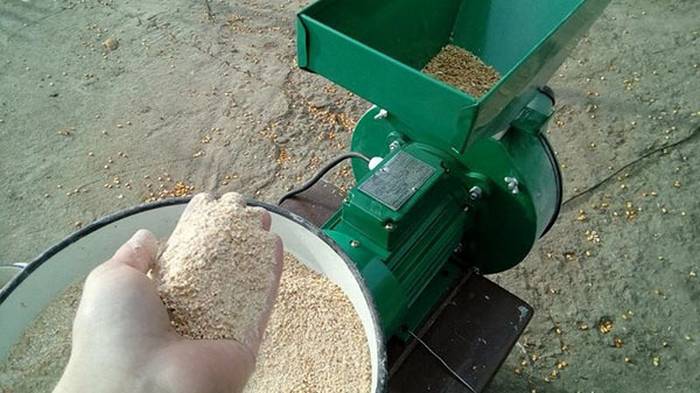 Мельница (дробилка) для зерна: ключевые особенности