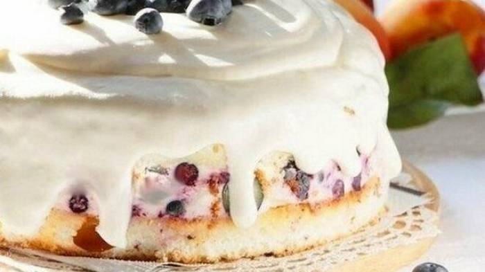 Рецепт бисквитного торта с творожным суфле