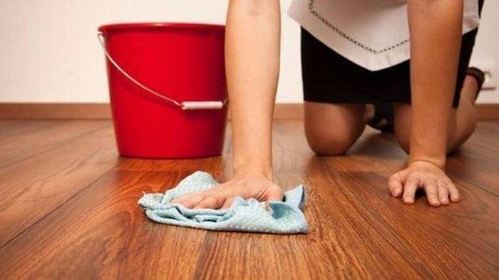 Как помыть пол без химии: безопасное средство своими руками