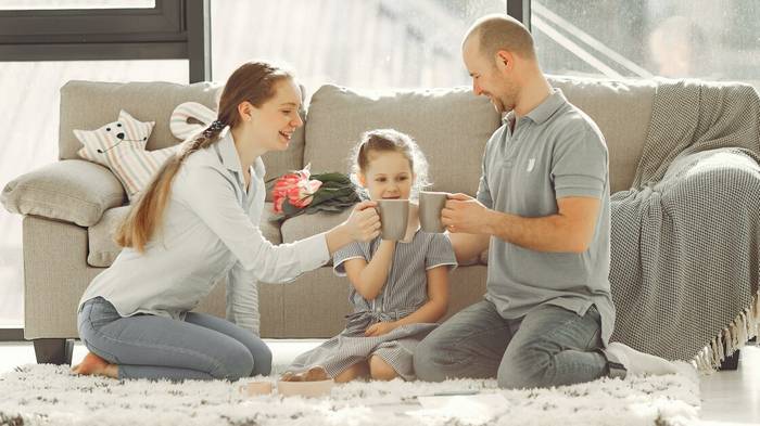 Как отношения с родителями влияют на доход: ответ психолога