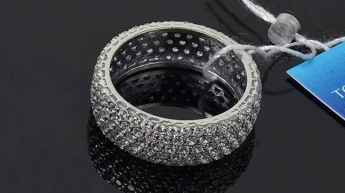 Как самостоятельно выбрать оригинальное серебряное кольцо с камнями?