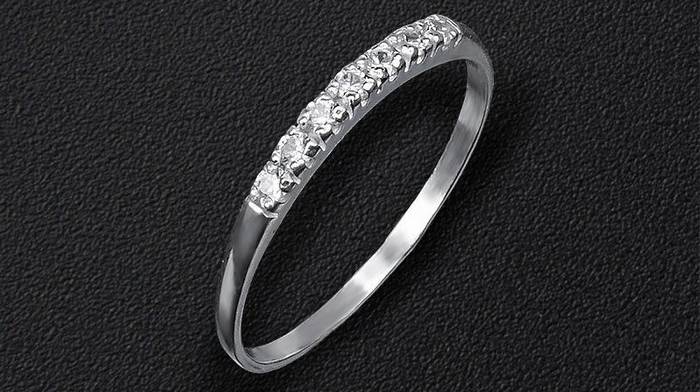 Как самостоятельно выбрать оригинальное серебряное кольцо с камнями?