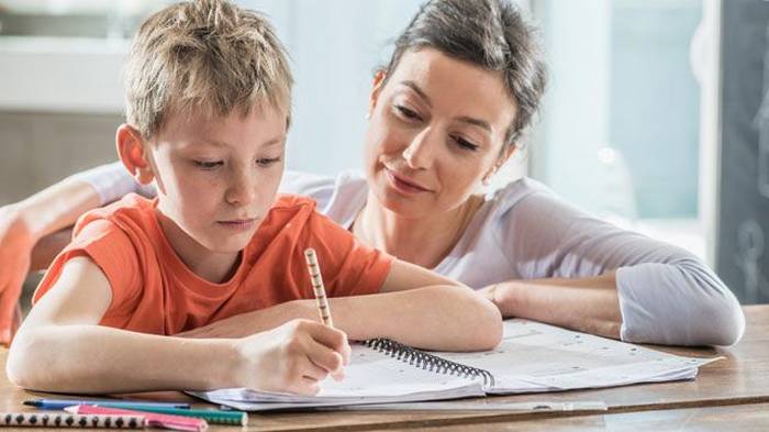 Как помогать ребенку делать домашнее задание