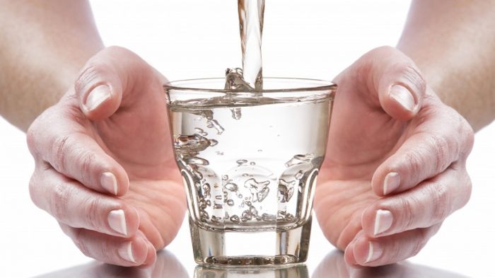 5 очевидных причин, почему стоит начинать свой день со стакана теплой воды