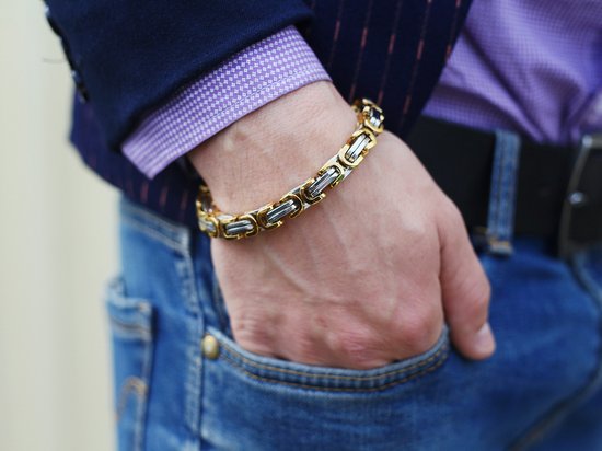 Золотой браслет — стильное украшение для успешных мужчин