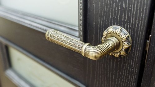 Основные характеристики и виды дверных ручек