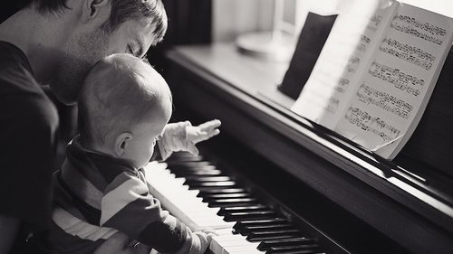 Почему стоит отдать ребенка в музыкальную школу