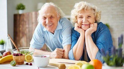 Какие продукты необходимо добавить в рацион пожилого человека