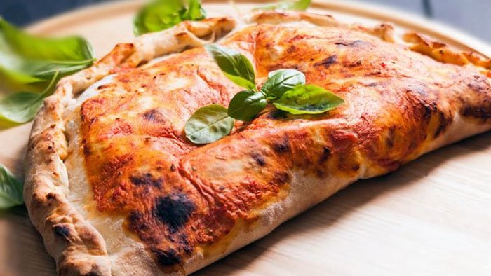 Как приготовить закрытую пиццу кальцоне