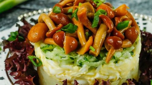 Рецепт салата с маринованными опятами