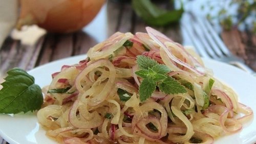 Рецепт салата из репчатого лука