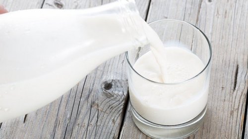 Зачем добавлять молоко в стакан сухой молочной смеси