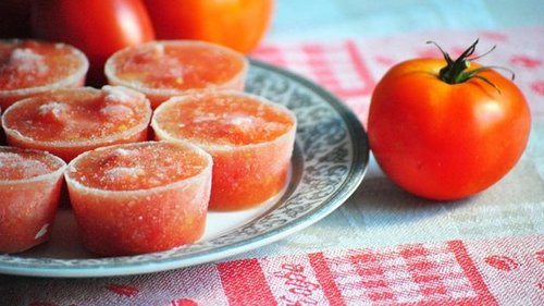 Грамотная заморозка помидоров на зиму и ее основные правила