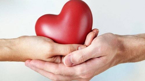 Первая помощь при сердечном приступе: что делать, чтобы помочь себе и близким