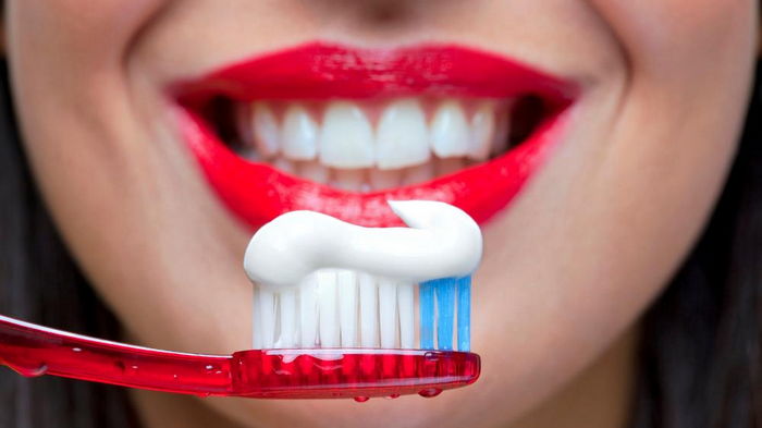 Как ухаживать за зубами, чтобы забыть о стоматологе: 4 главных правила
