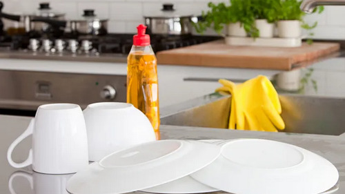 10 гениальных применений жидкости для мытья посуды
