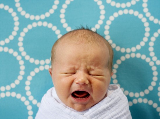Как понять причину плача малыша