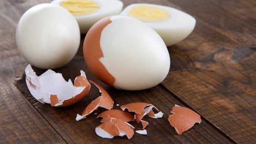 Сколько минут варить яйца, чтобы желток вытекал, а белок был упругим