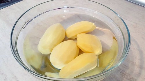 Почему вымачивают картофель перед приготовлением
