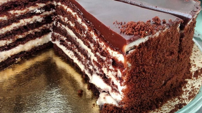 Шоколадный торт со сметанным кремом в мультиварке